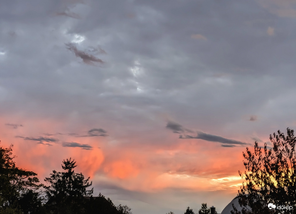 Polgárdi, Naplemente idején Délre