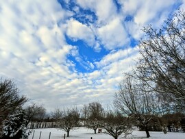 Polgárdi, szakadozó felhőzet 