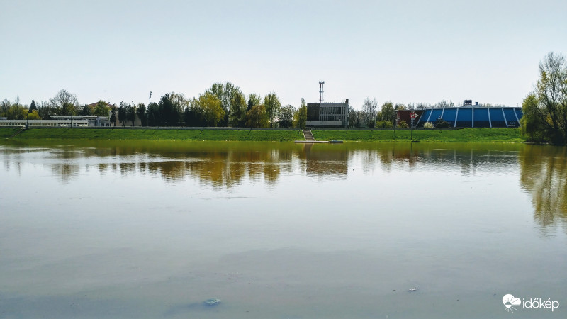 Áradó Tisza Szolnoknál