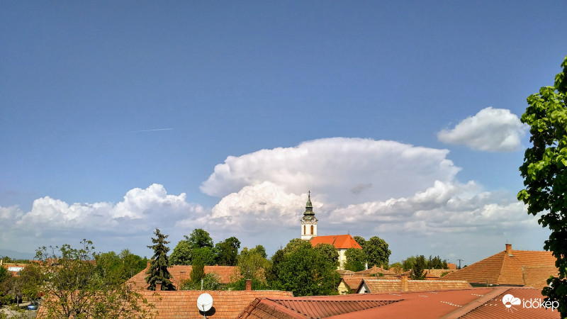 Gomolyfelhők gyülekeznek