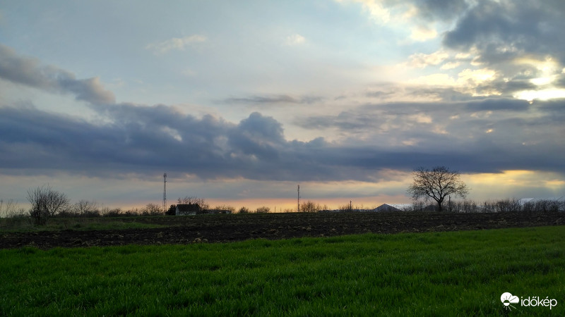 Alkonyatkor