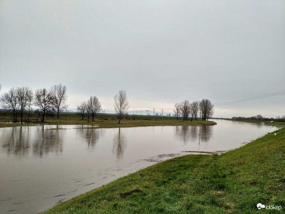 Felhők a Mátra felett 