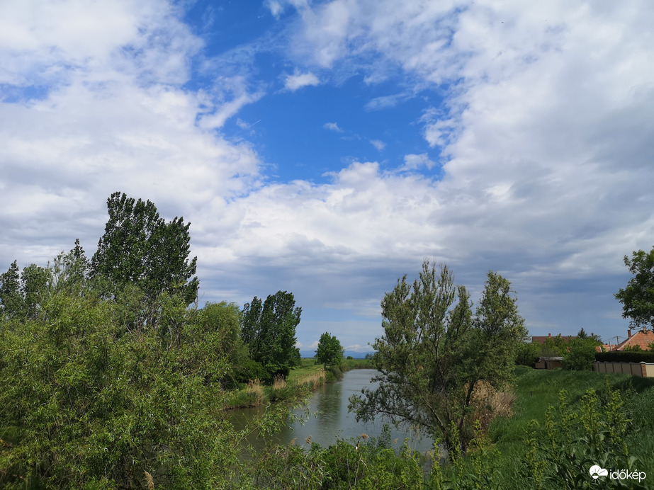 Horgásztó délelőtt 