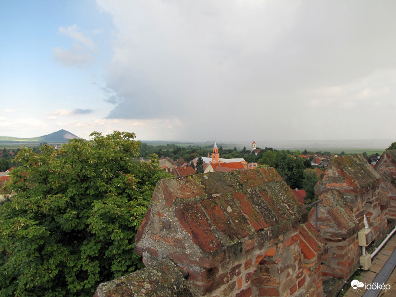 Elvonulóban