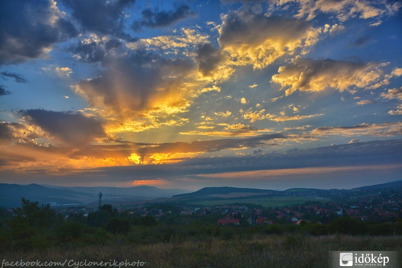 Front előtt