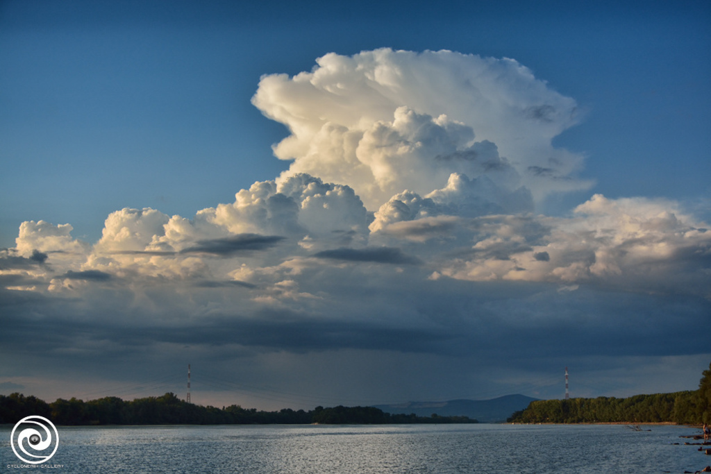 Üllő a napnyugtában