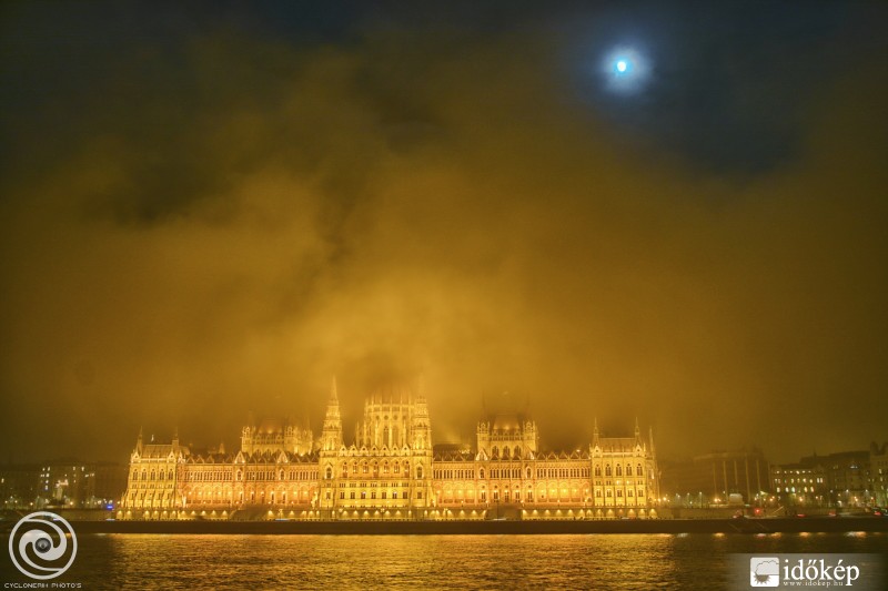Ködös parlament