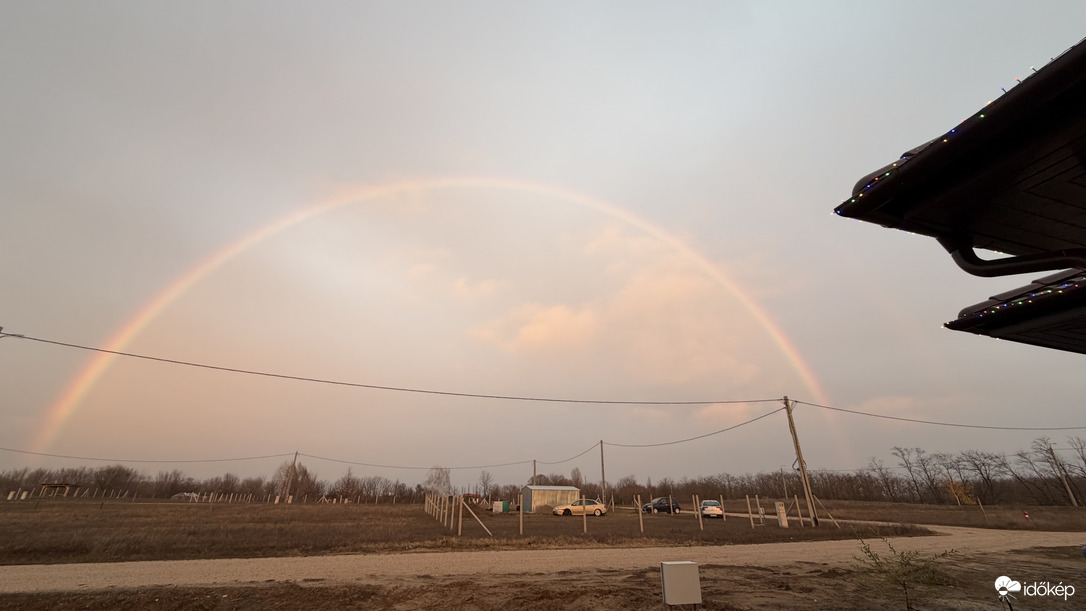Karácsonyi fények és Szivárvány