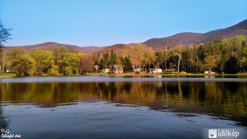 This lake is beautiful