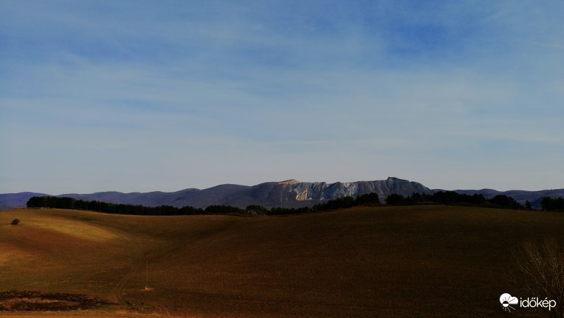 Fátyol felhős