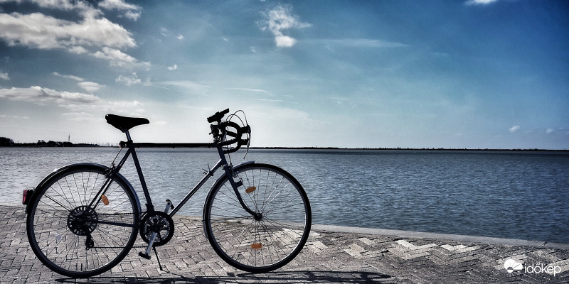 Északi-Tenger mellett.