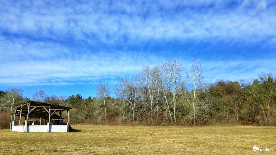 Cirrusok a délutánban