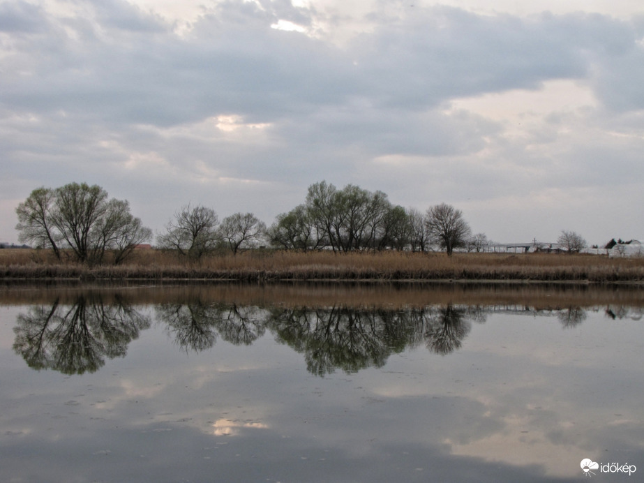 Megvastagodott fátyolfelhőzet