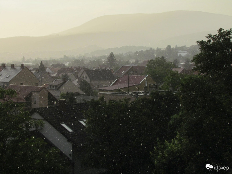 Esti zápor Pécs, Uránváros