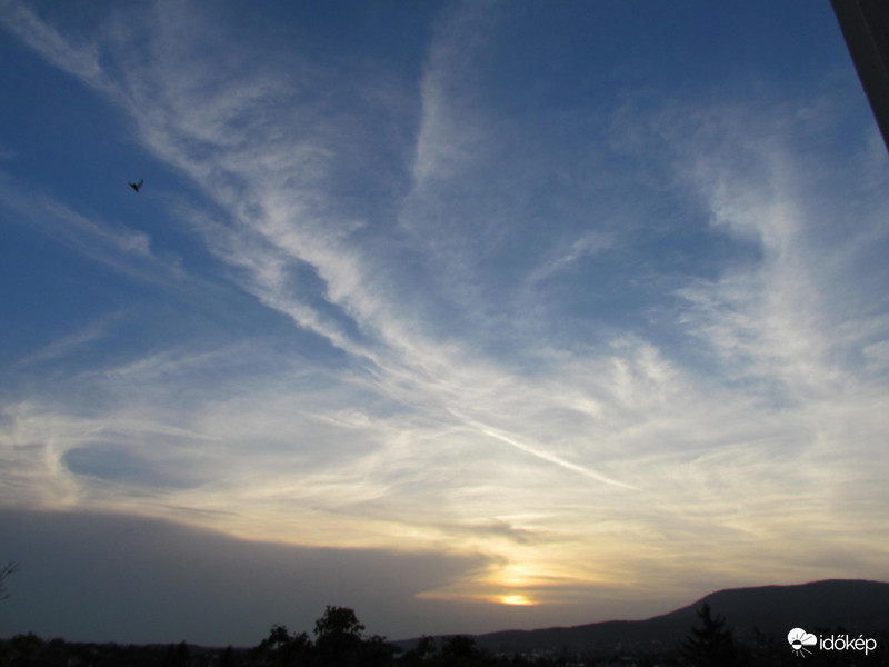 Napnyugtakor is hőség volt