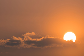 Szaharai porral festett naplemente