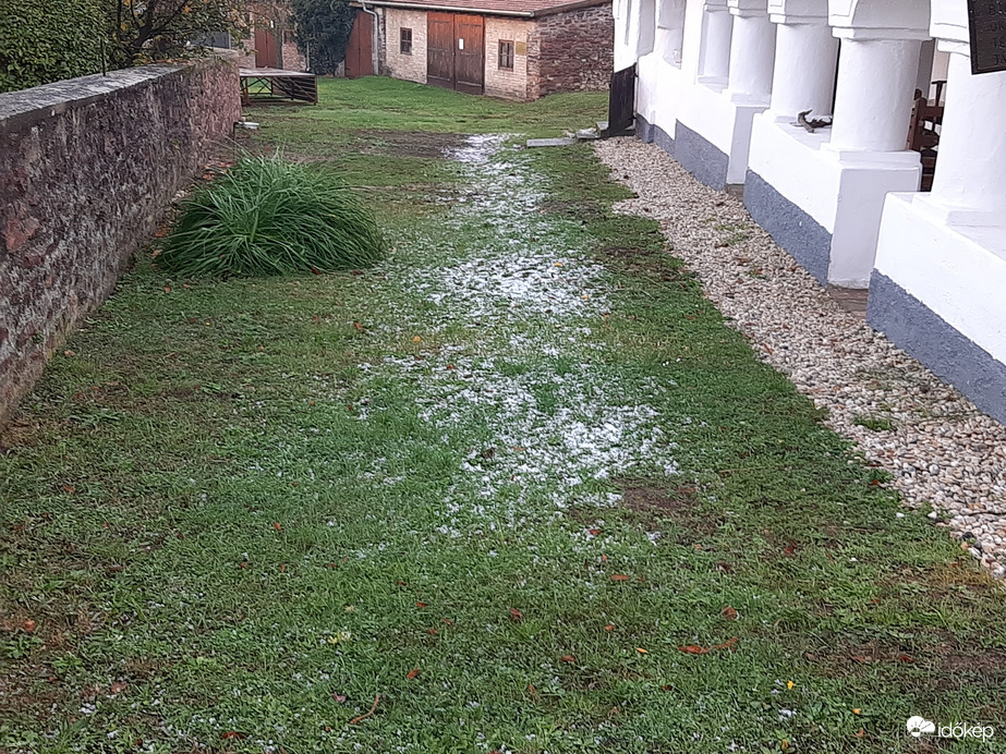 Zánka, jégeső után