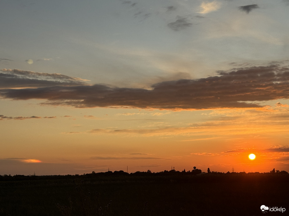 Milyen jelenséget fotóztam tegnap este?