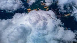 Cumulonimbus-torony felülről  
