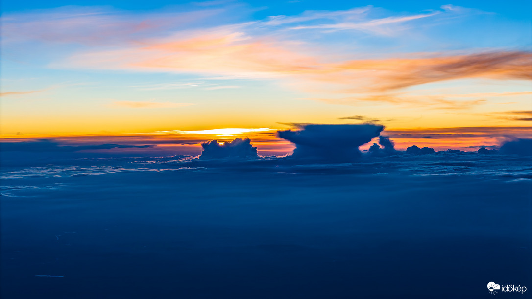 Naplemente mögötti izolált zivatarcella