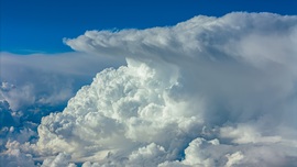 Feszültség az égben