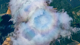 Glória egy Cumulus tetején