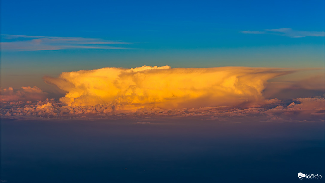 Lángoló zivatarcella