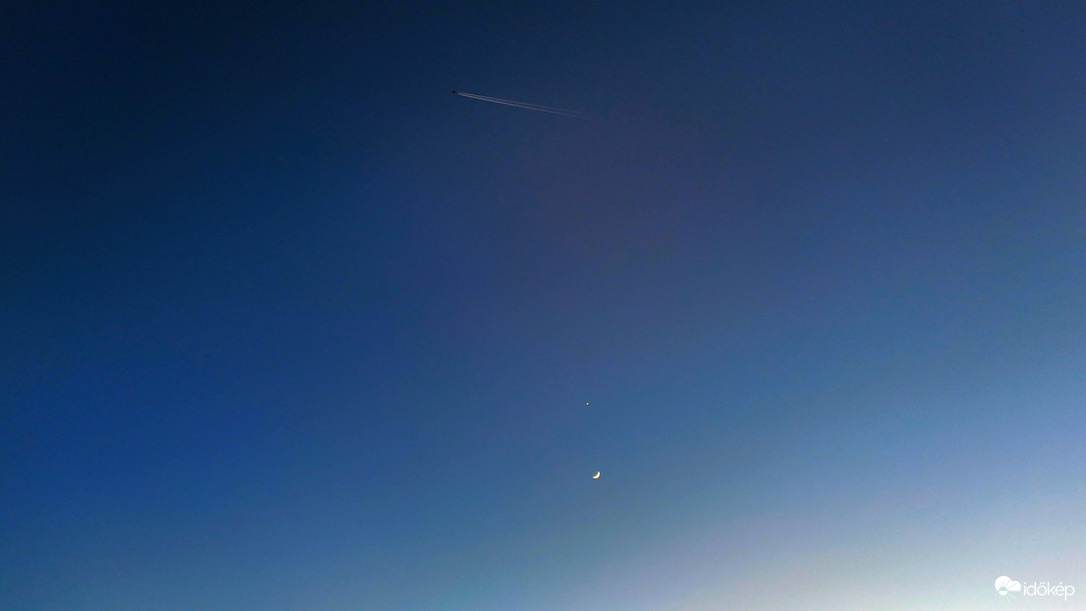 Az égbolt utasai: Hold, Vénusz és egy repülő