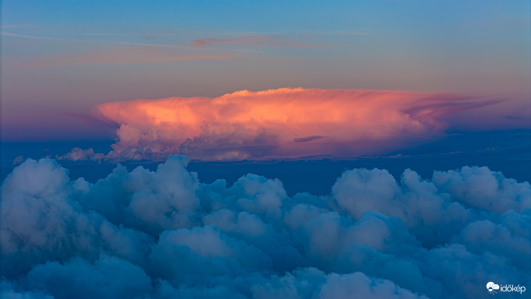 Megvilágított üllőrészlet