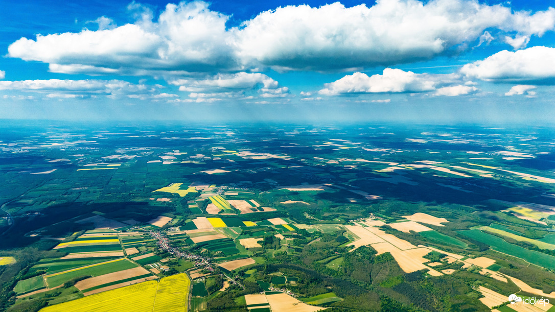 Felhők árnyéka a természet vásznán