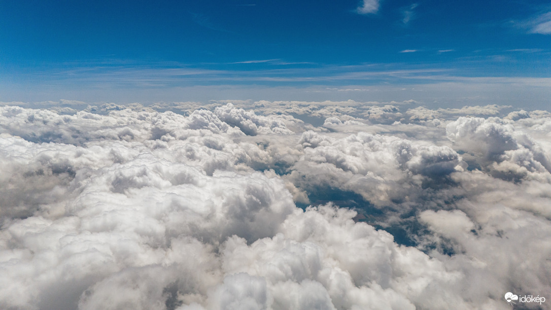 Felhővilág