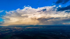 Aranyló virgafüggöny