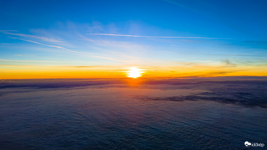 Az alkonyat fényei a magasban