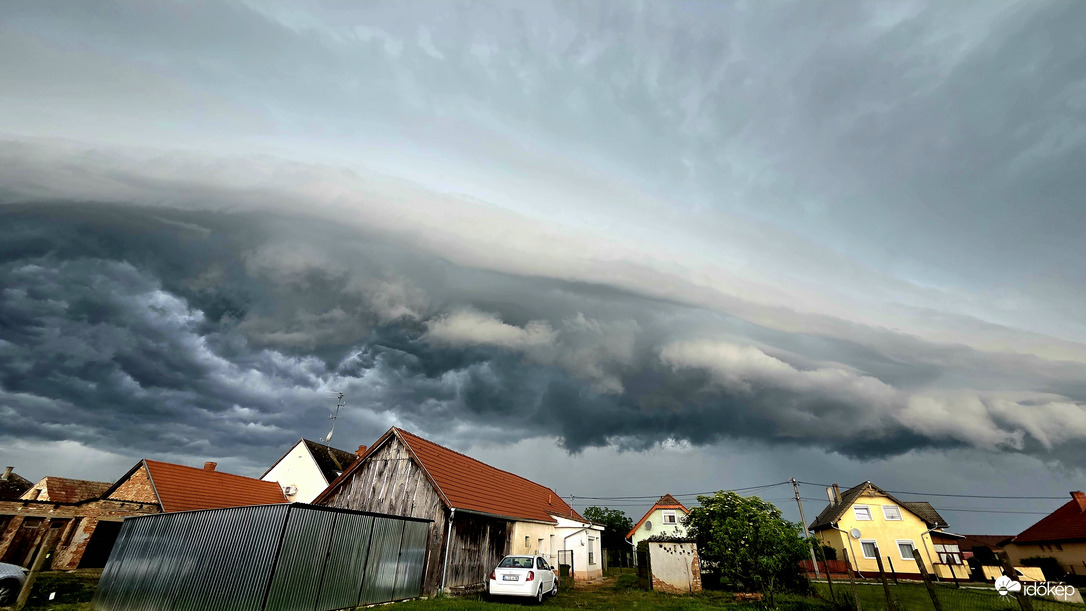 Közelgő vihar