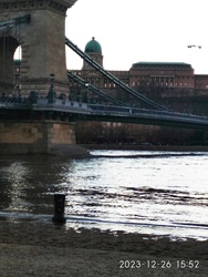 A híd nem adhatja fel