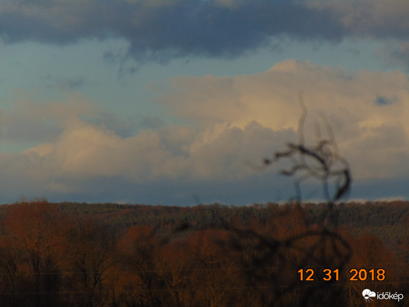 Túlnyúló csúcs :)