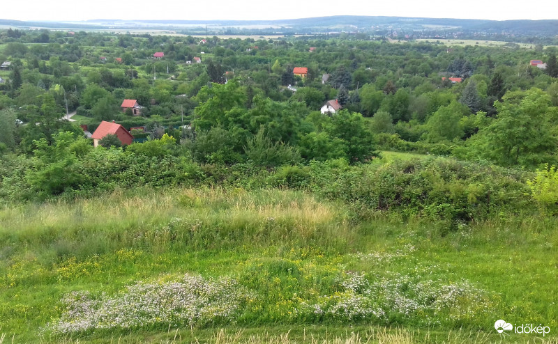 Látkép a Szent Mihály temetőből
