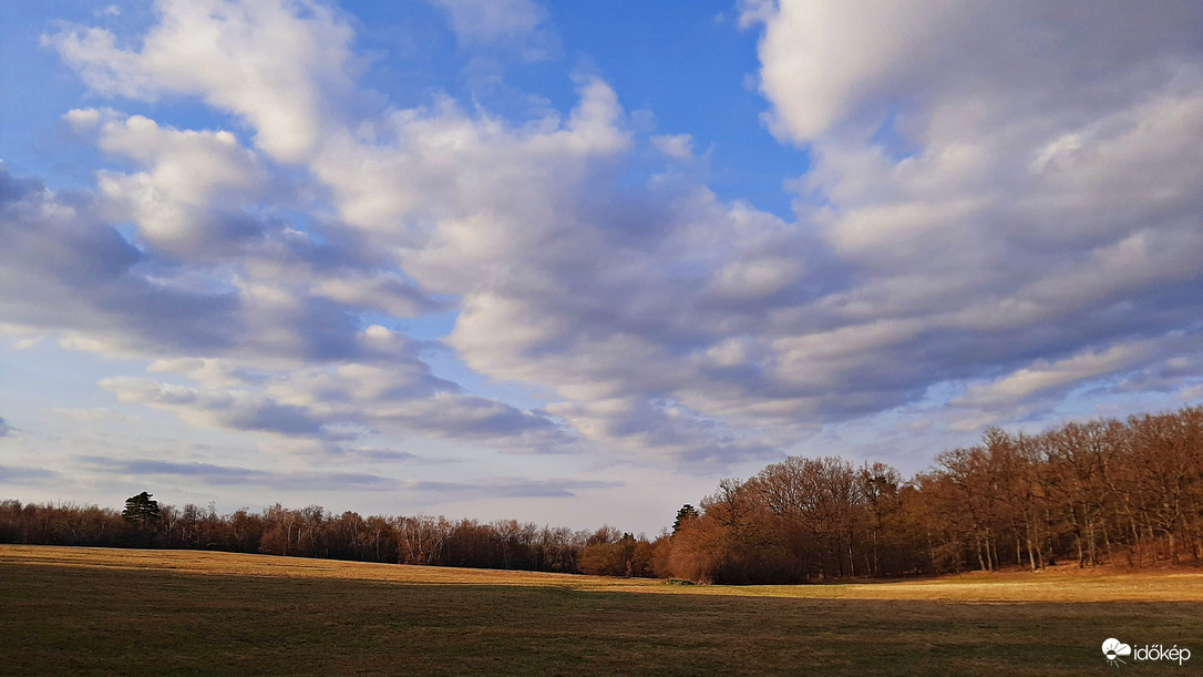 Felhős-napos időben a Fáber-réten 3. :)