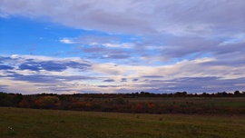 Kék eges - felhős alkonyat a Gida-pataki tó feletti mezőn :)