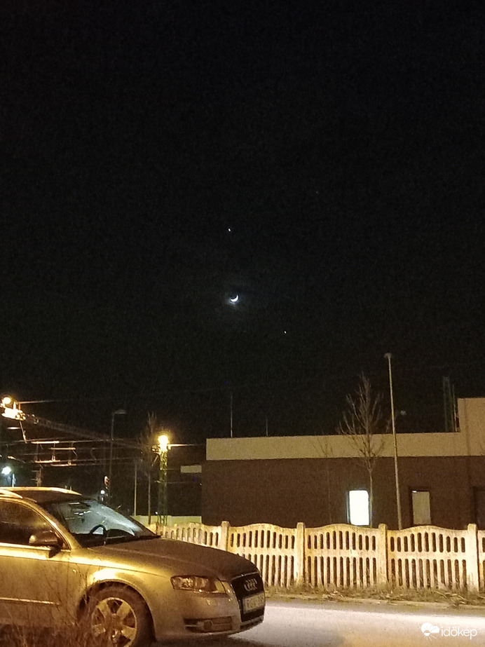A hold Vénusz és Jupiter Esztergomból