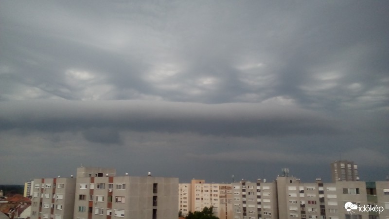 Vihar érkezése Szolnokon