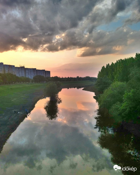 Zagyvaparti tükörkép 