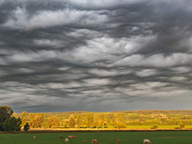 Ma reggeli undulatus asperatus a Balaton mellett