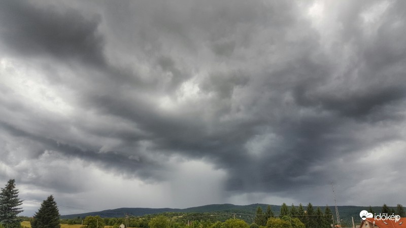 Érkező zivatar Kőszegre 2016.06.14.