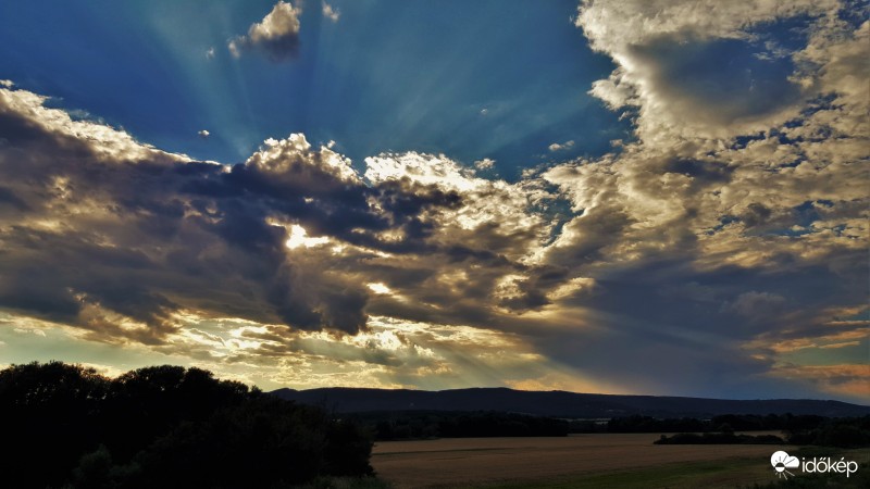 Tyndall sugaras naplemente Kőszeg határában 2016.07.19.