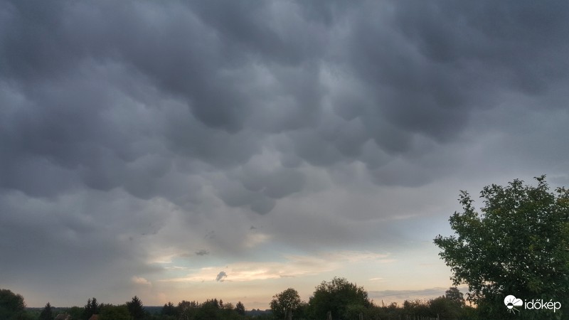 Mammák Kőszeg felett 2016.08.15.