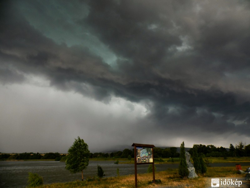 Hidegfront érkezik 2015.07.08.