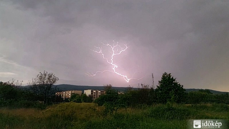 Érkező zivatar Kőszegen 2016.05.27.