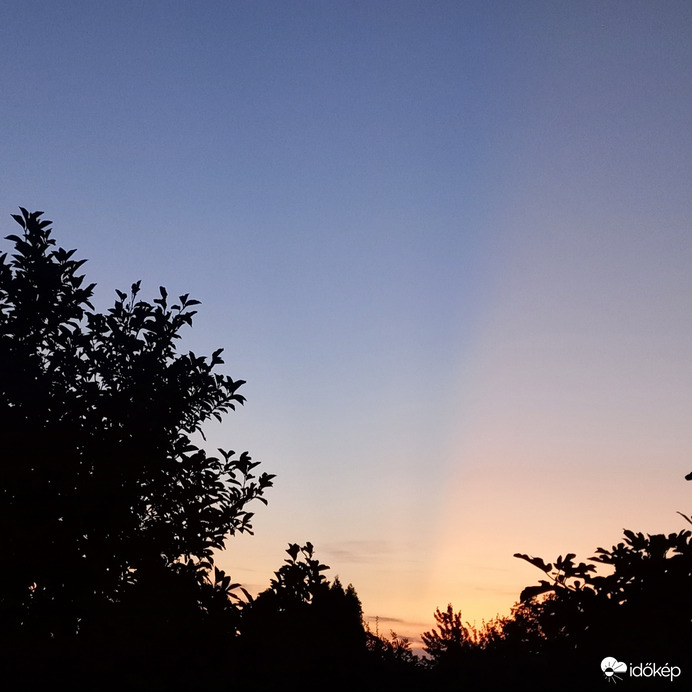 Alkonyati sugarak 1.