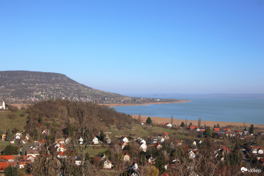 A kilátó tetején!